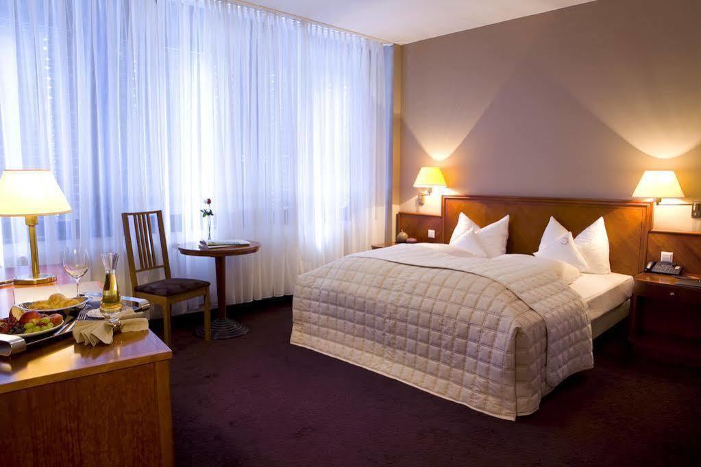 שטוטגרט Ross Hotel מראה חיצוני תמונה